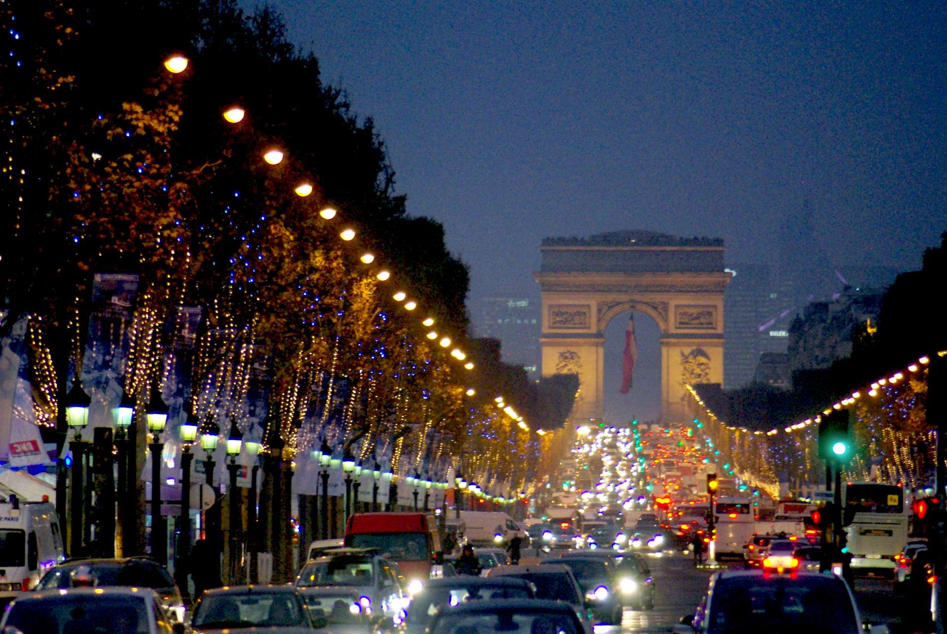 Monumental Paris Champs Elysées Christmas © French Moments