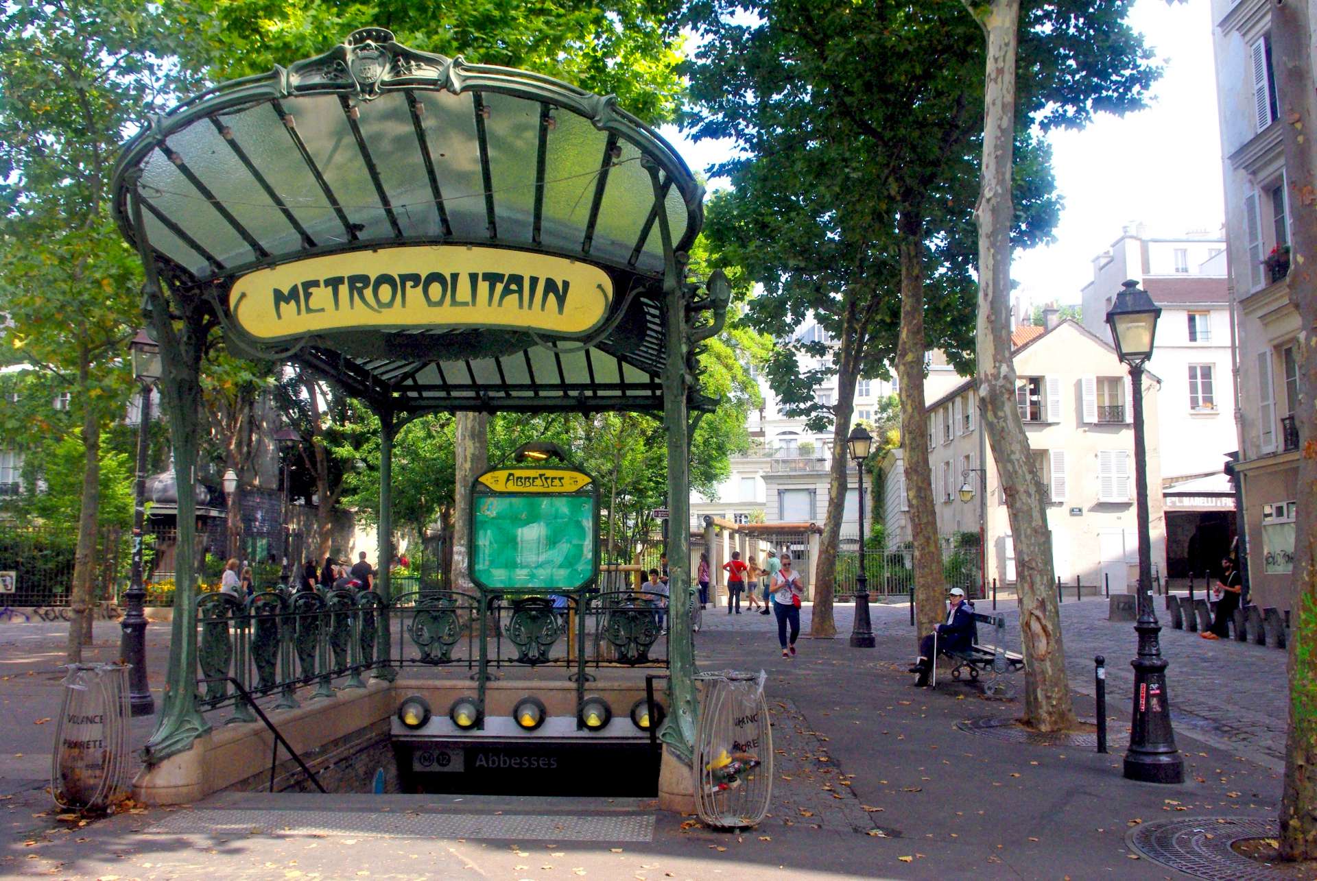 Place des Abbesses copyright French Moments