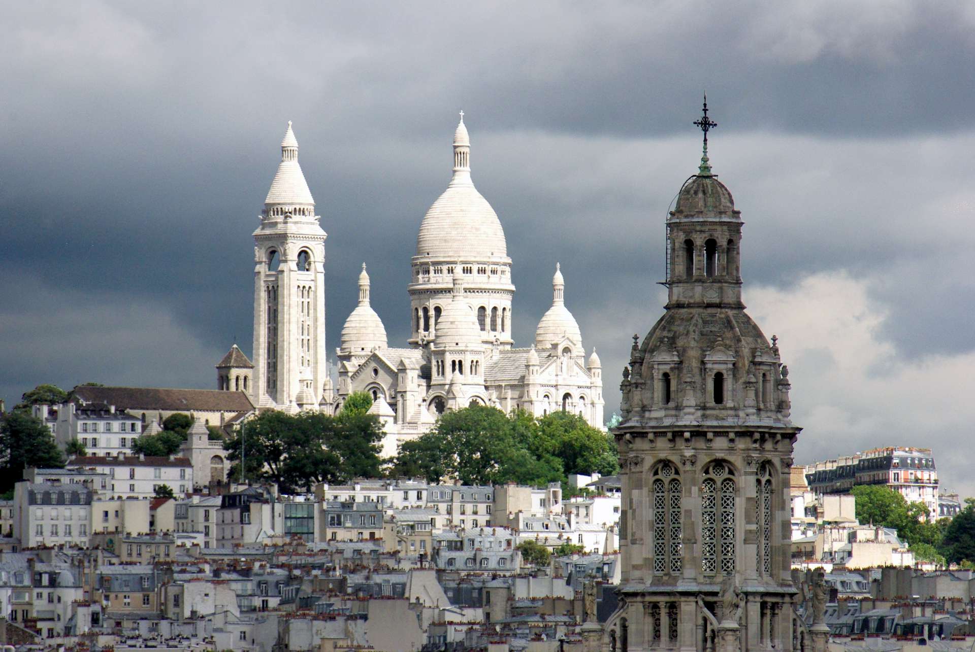 Sacré Coeur from the Grands Magasins copyright French Moments
