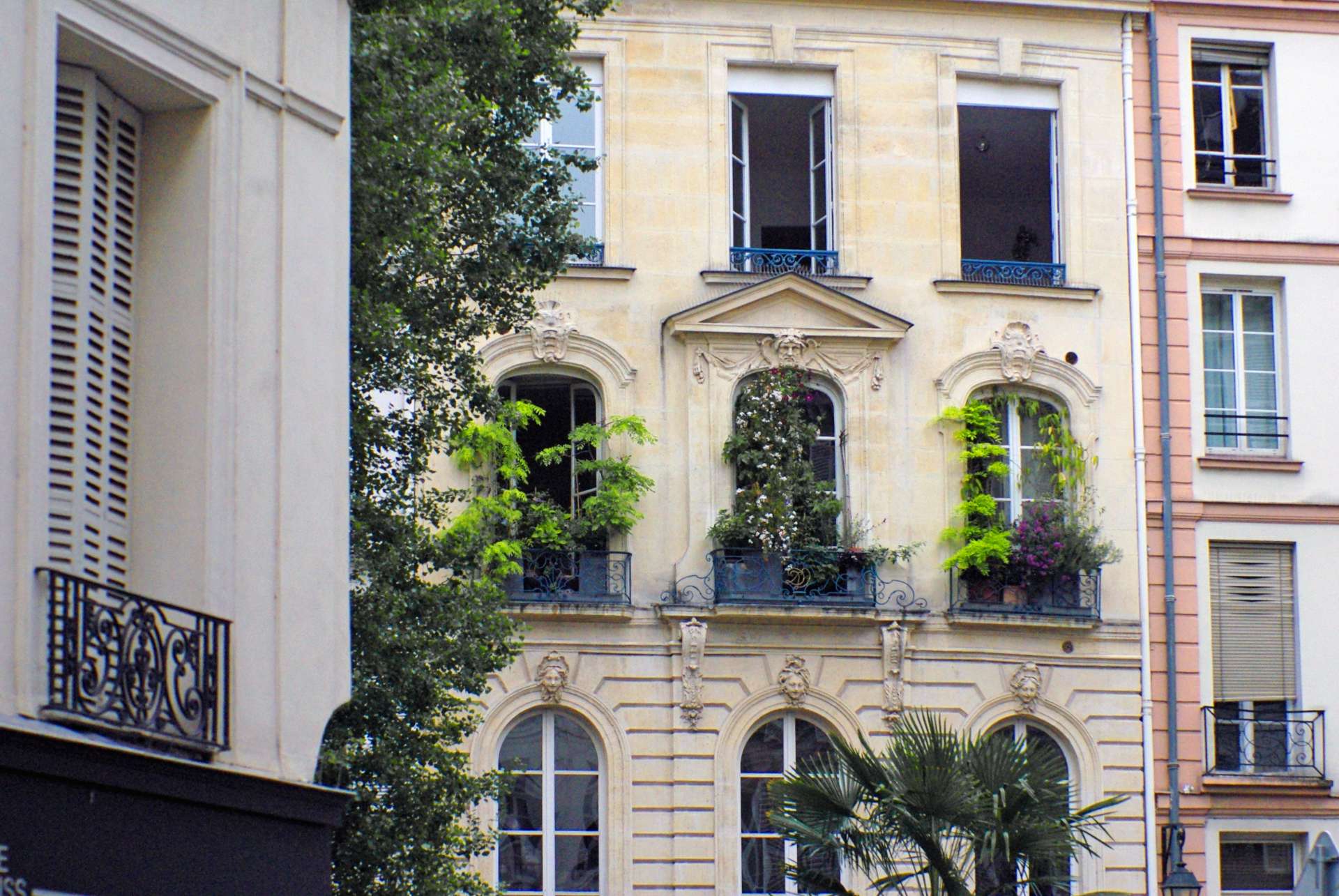 Townhouse in Saint-Germain des Prés copyright French Moments