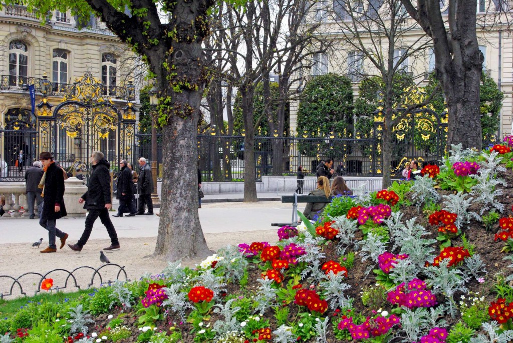 Rond-Point des Champs-Elysées Spring © French Moments